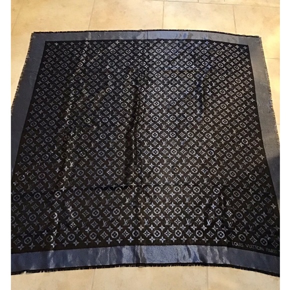 LOUIS VUITTON MONOGRAM SHINE SHAWL - Picture 6 of 8